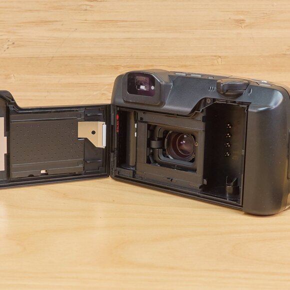 Pentax Espio 80V Point and Shoot 35mm Film Camera - Picture 8 of 8
